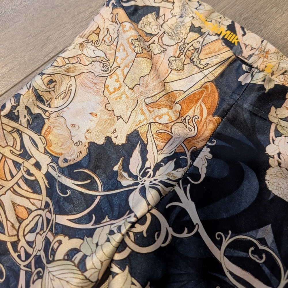 AUS S Blackmilk Mucha Leggings - Picture 4 of 7